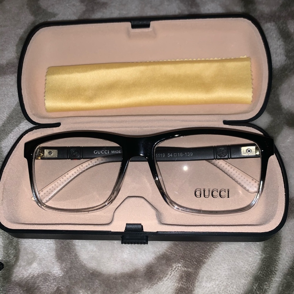 GUCCI GLASSES